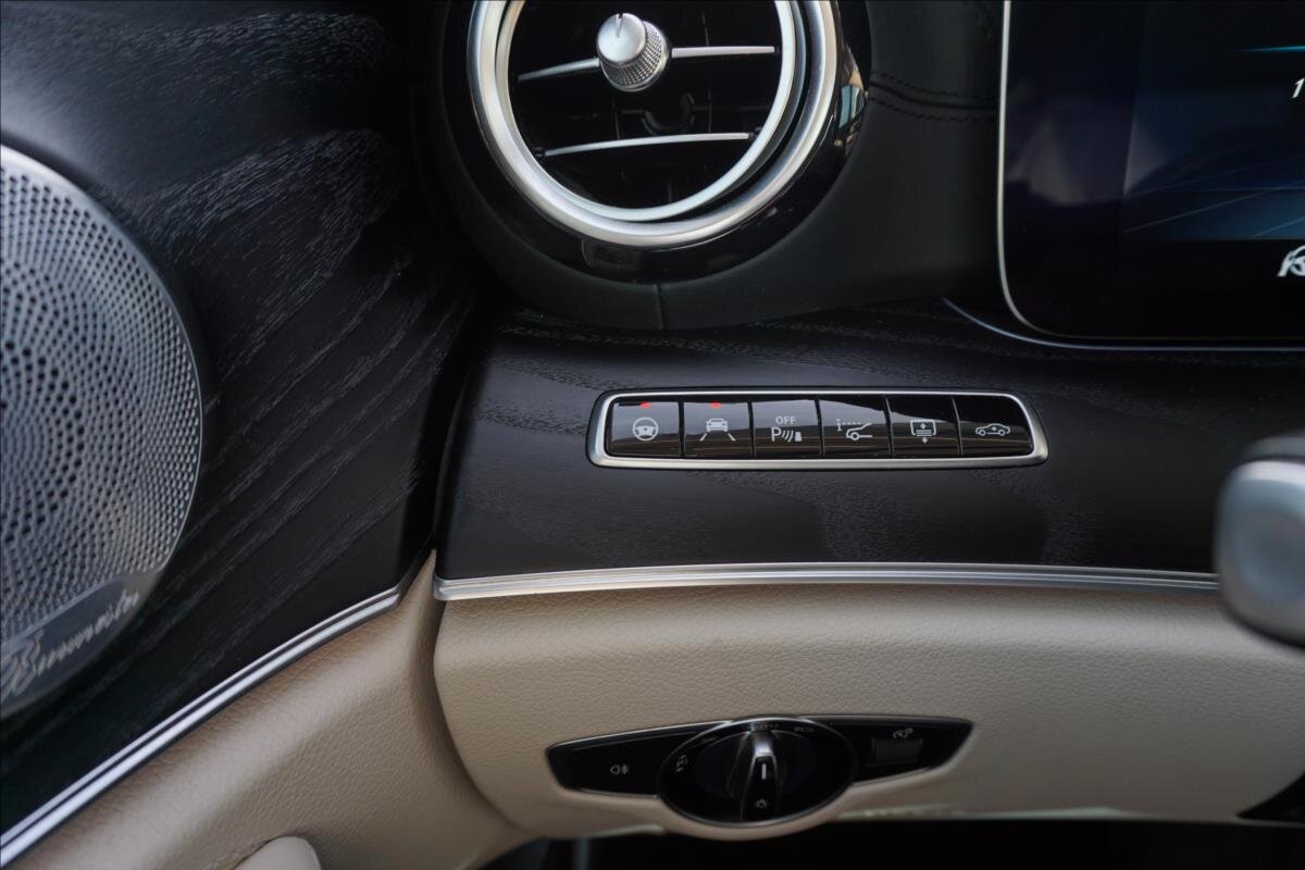 Mercedes-Benz Třídy E Sedan 4,0 l 450 kw