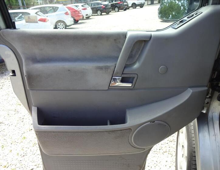 Volkswagen Caravelle 34