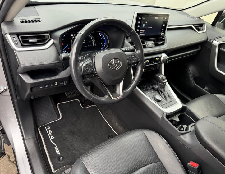 Toyota RAV4 SUV / Terénní 2,5 l 131 kw