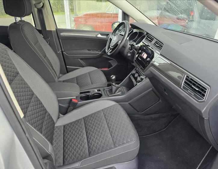 Volkswagen Touran 9