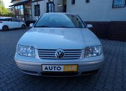 Volkswagen Bora Sedan / Limuzína 1,6 l 74 kw