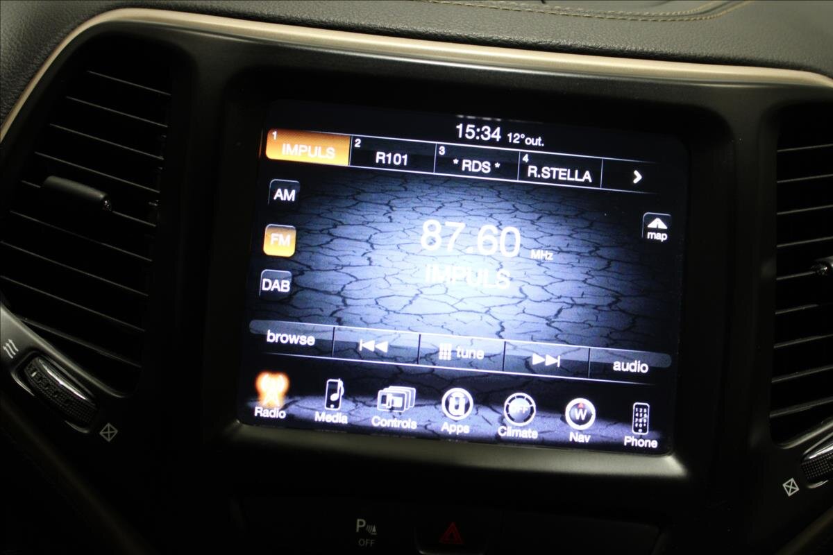 Jeep Cherokee SUV / Terénní 2,2 l 136 kw