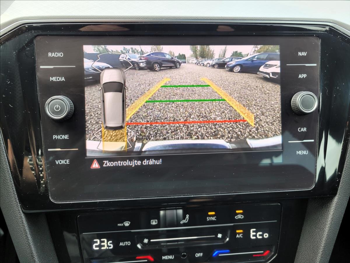 Volkswagen Passat Kombi 1,4 l 160 kw