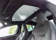 Tesla Model S 38
