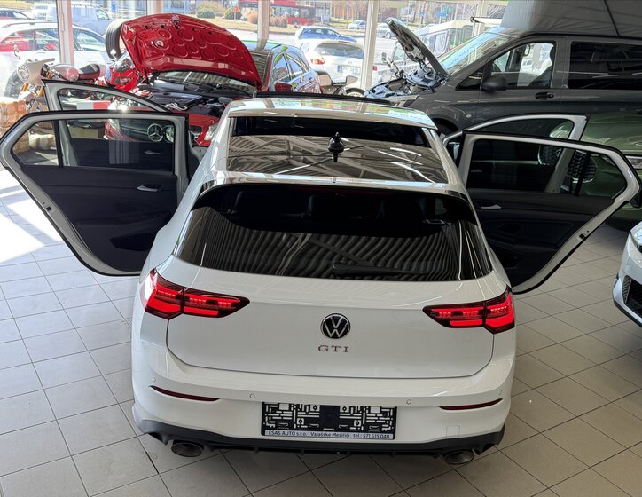 Volkswagen Golf Hatchback 2,0 l 221 kw