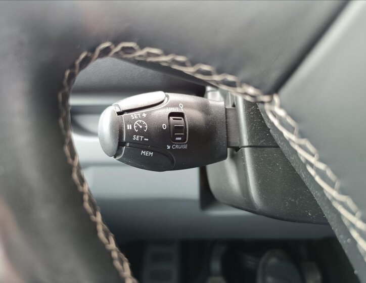 Opel Vivaro MPV 2,0 l 106 kw