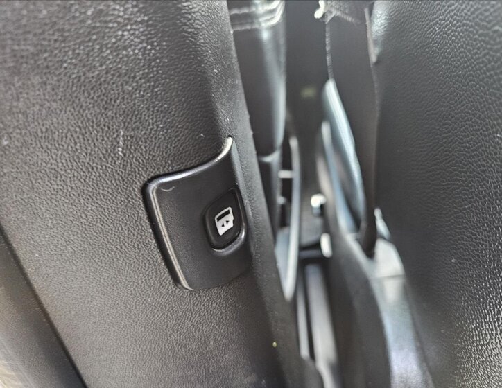 Lancia Voyager MPV 2,8 l 130 kw