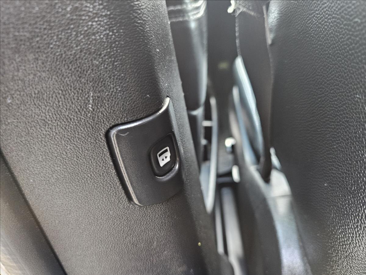 Lancia Voyager MPV 2,8 l 130 kw