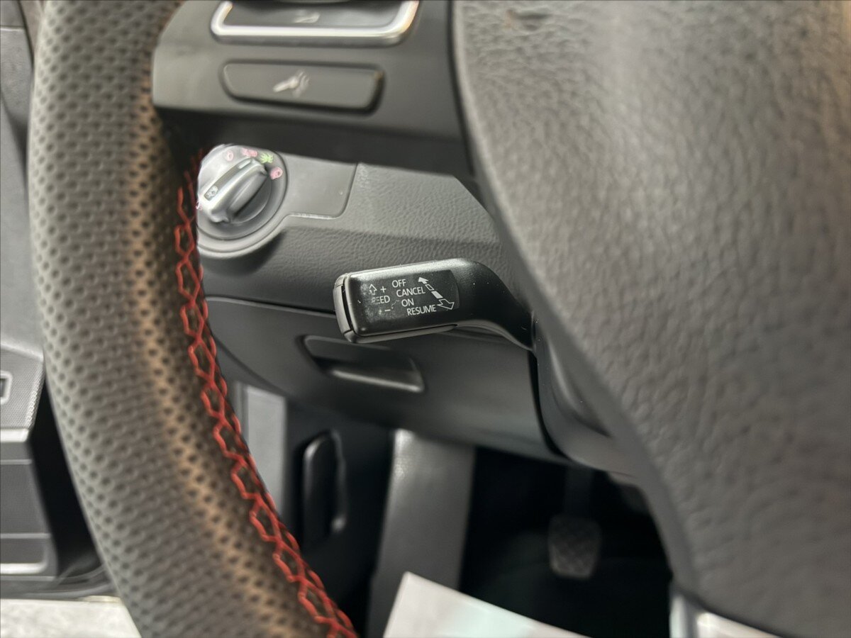 Volkswagen Passat Kombi 1,4 l 90 kw