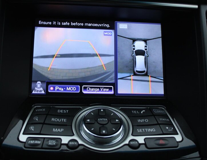 Infiniti QX70 SUV 3,0 l 175 kw