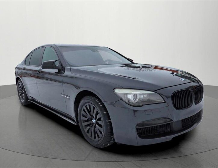 BMW Řada 7 Sedan / Limuzína 4,4 l 300 kw