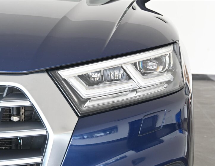 Audi Q5 SUV 2,0 l 140 kw