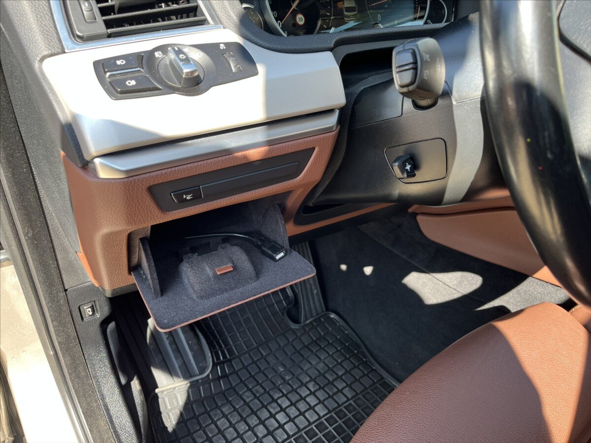 BMW Řada 5 Sedan / Limuzína 3,0 l 190 kw