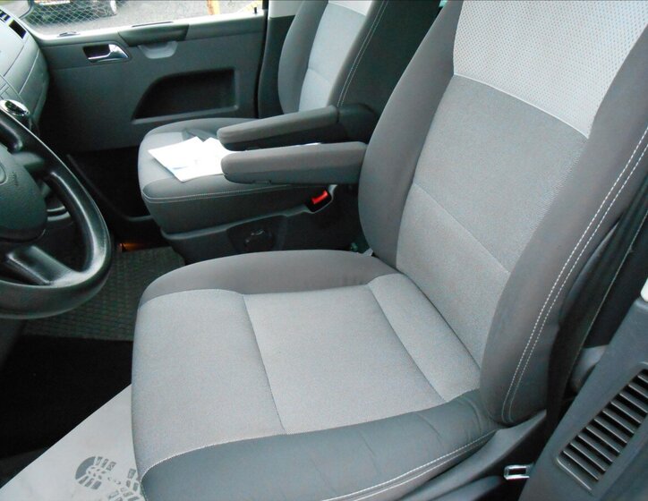 Volkswagen Multivan 12