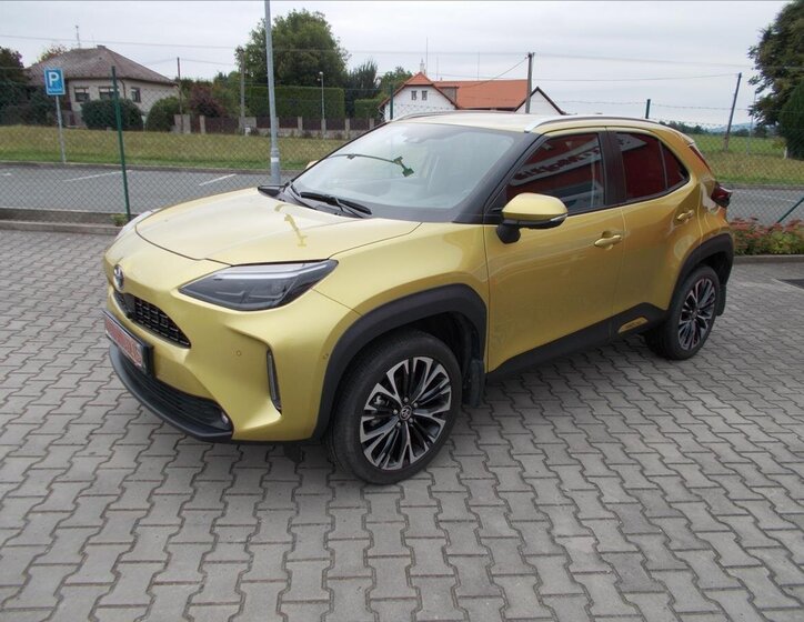 Toyota Yaris Cross 4