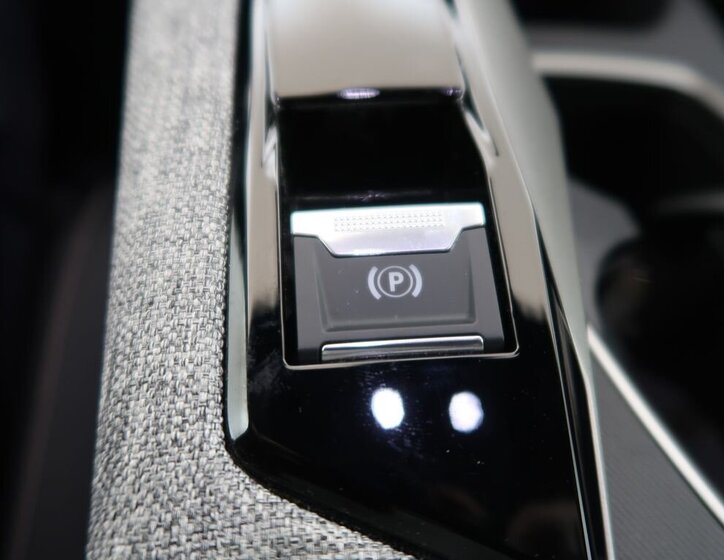 Peugeot 3008 SUV / Terénní 1,2 l 100 kw