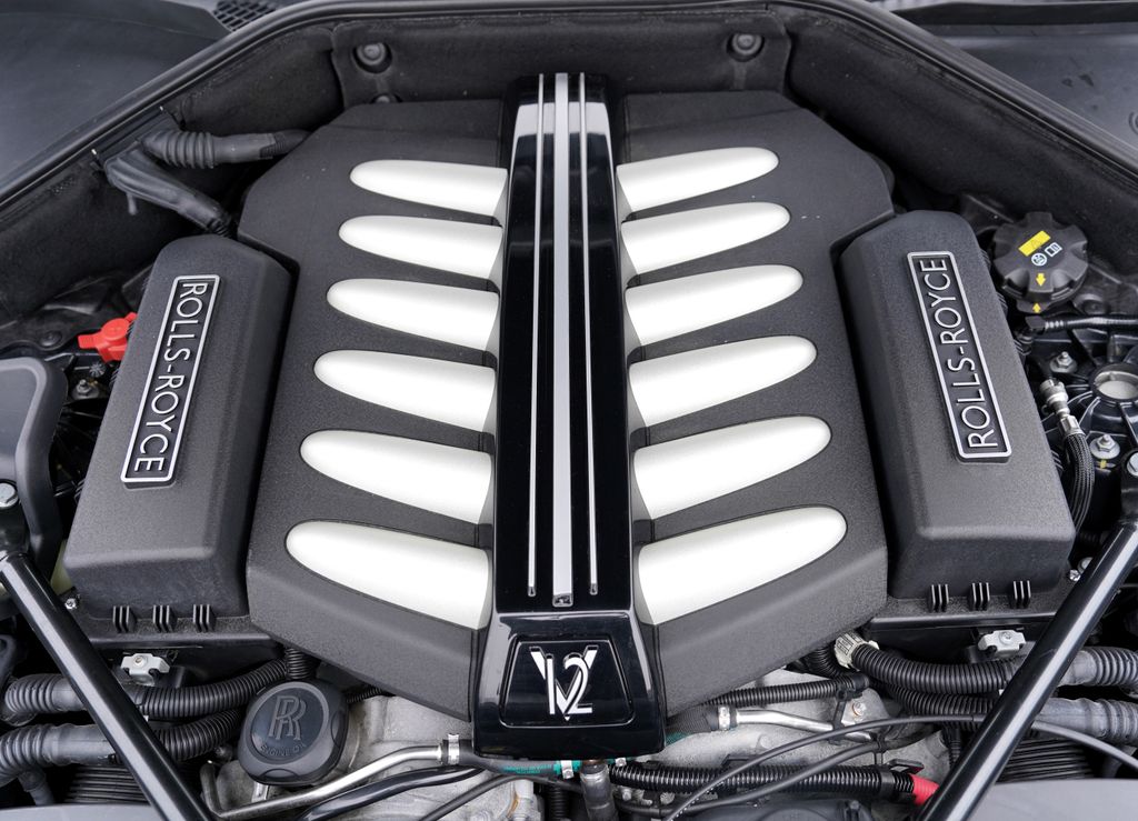 Rolls-Royce Ghost Sedan 6,6 l 420 kw