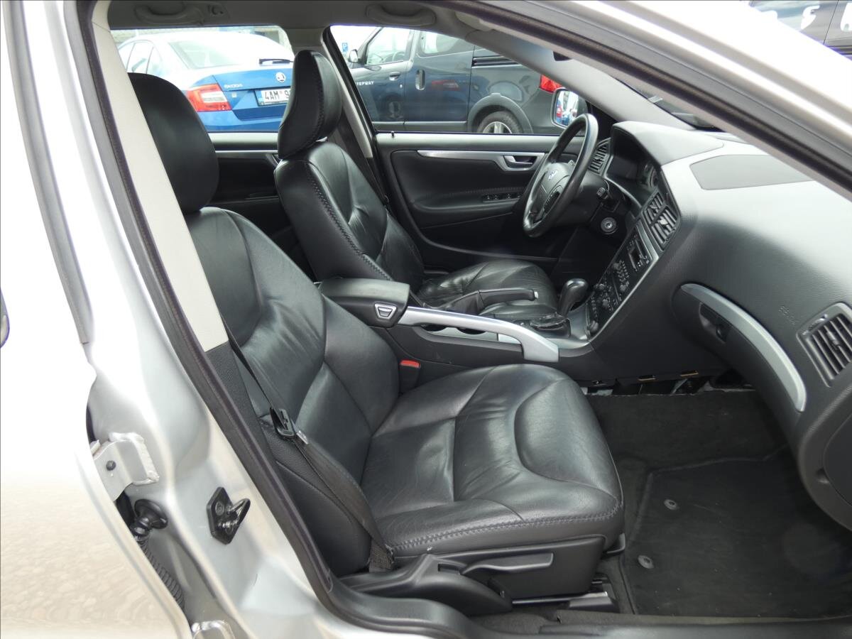 Volvo XC70 Kombi 2,4 l 136 kw