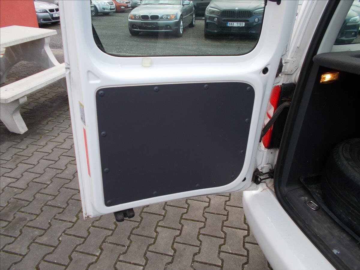 Volkswagen Caddy Kombi 1,6 l 75 kw