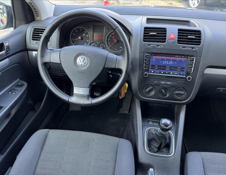 Volkswagen Golf 32