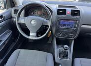 Volkswagen Golf 32