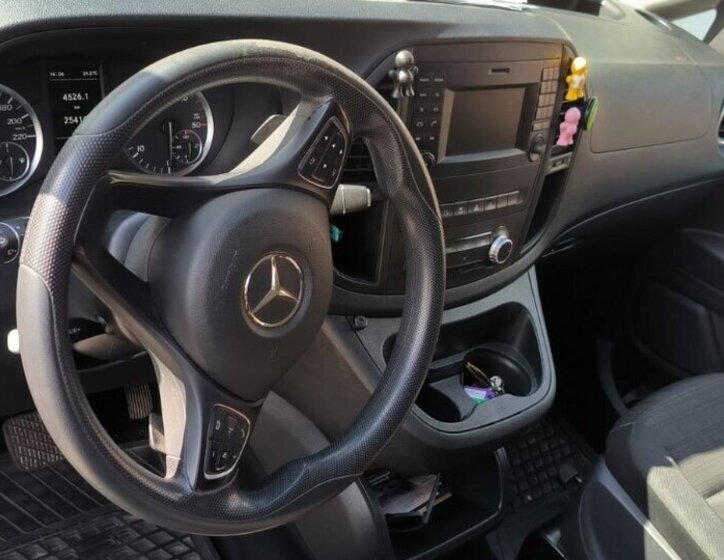 Mercedes-Benz Vito 9