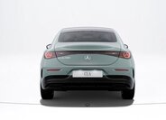 Mercedes-Benz CLA Sedan 1,5 l 142 kw