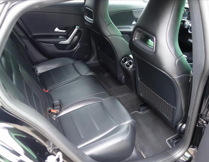 Mercedes-Benz CLA 35