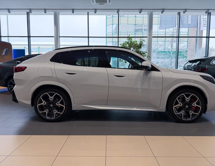 BMW X2 SUV 2,0 l 120 kw