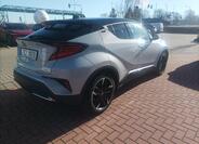 Toyota C-HR 4