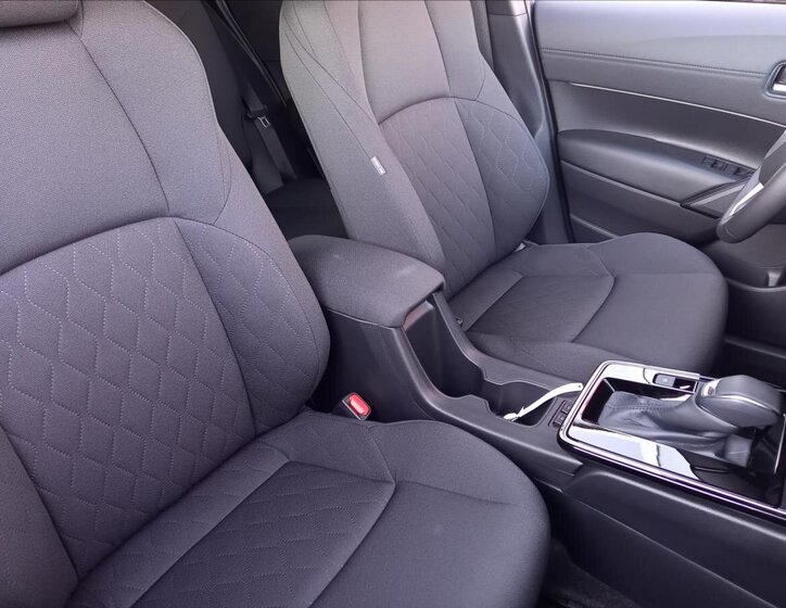 Toyota Corolla Cross SUV 1,8 l 70 kw