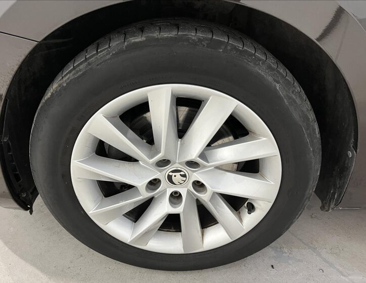 Škoda Superb Kombi 1,6 l 88 kw