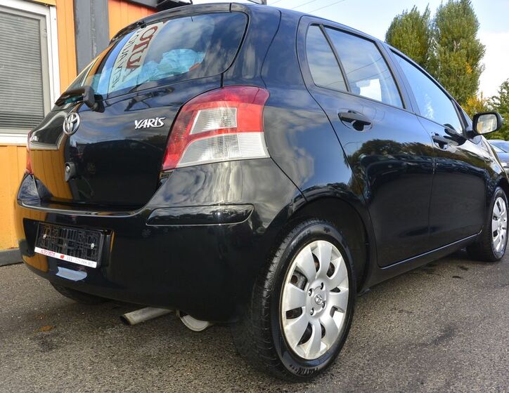 Toyota Yaris 33