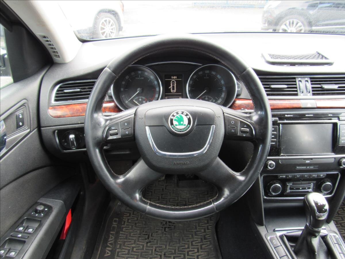 Škoda Superb Kombi 1,9 l 77 kw