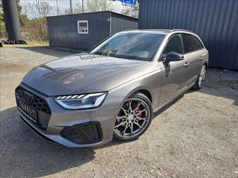 Audi A4 Kombi 2,0 l 140 kw