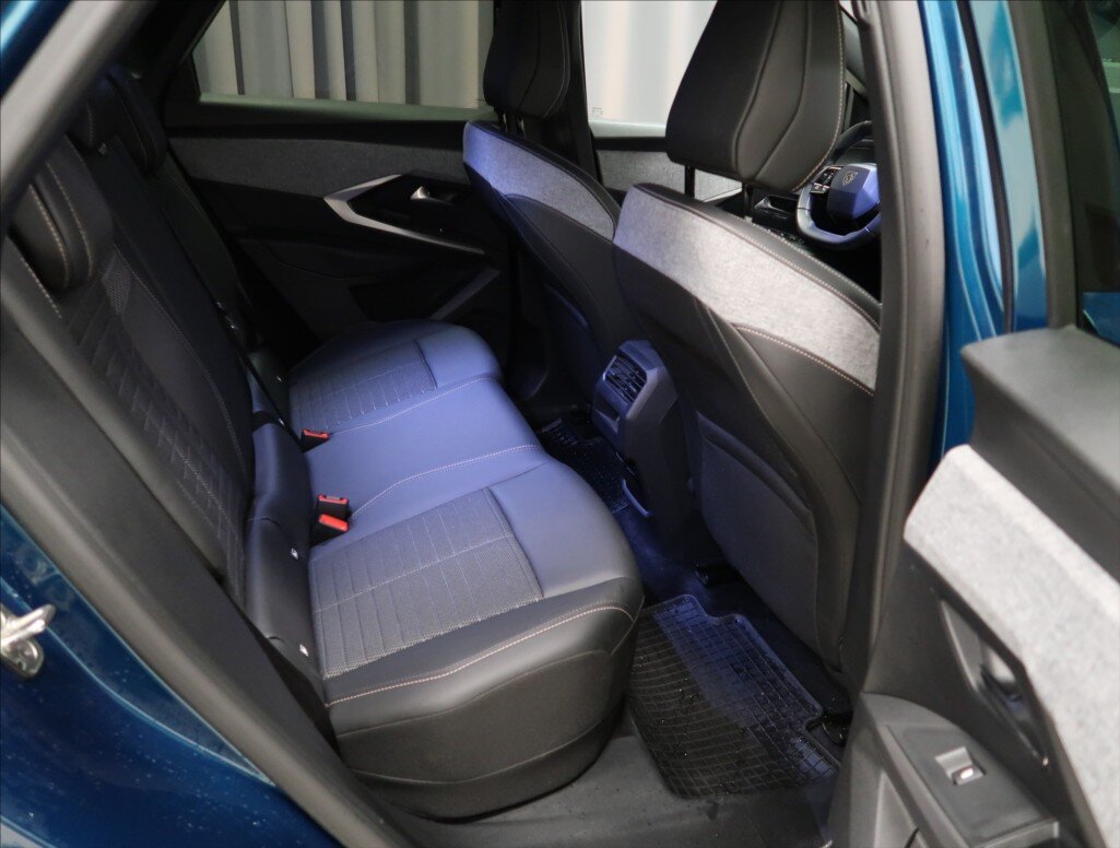 Peugeot 3008 SUV 1,2 l 100 kw