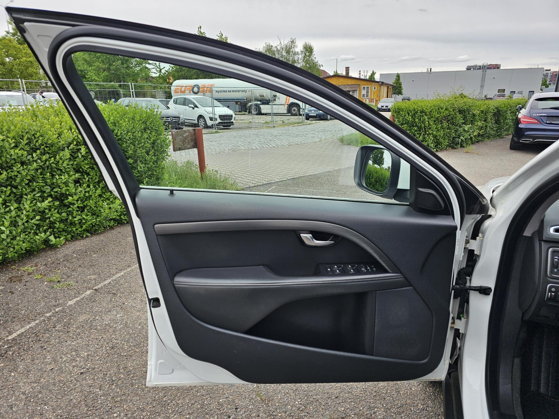 Volvo XC70 Kombi 2,0 l 133 kw