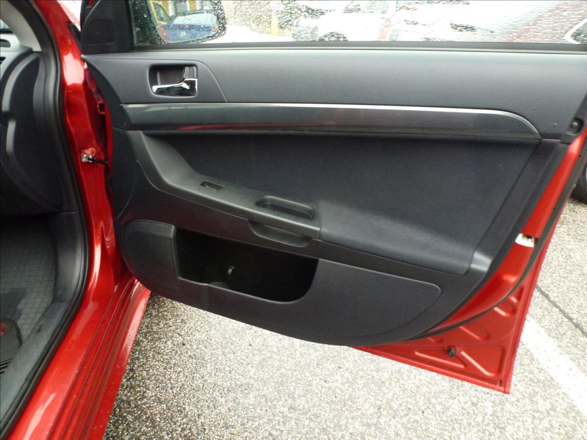 Mitsubishi Lancer Hatchback 2,0 l 217 kw