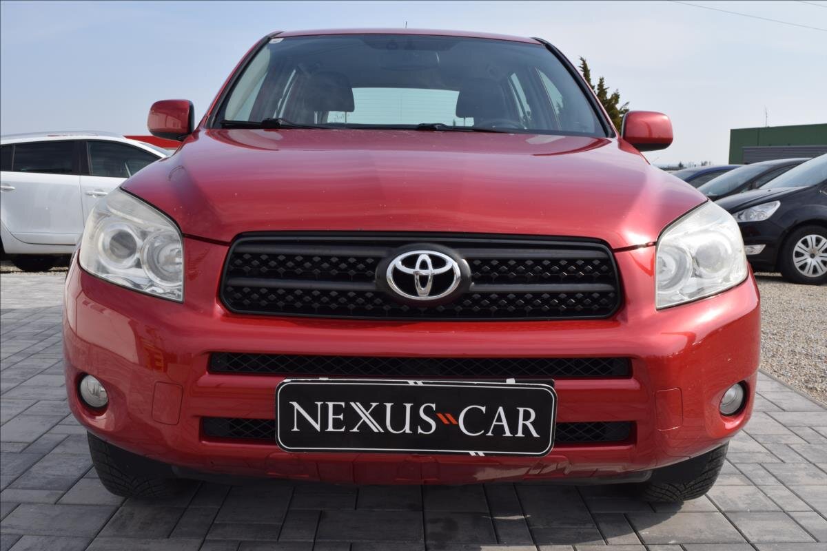 Toyota RAV4 SUV / Terénní 2,2 l 100 kw