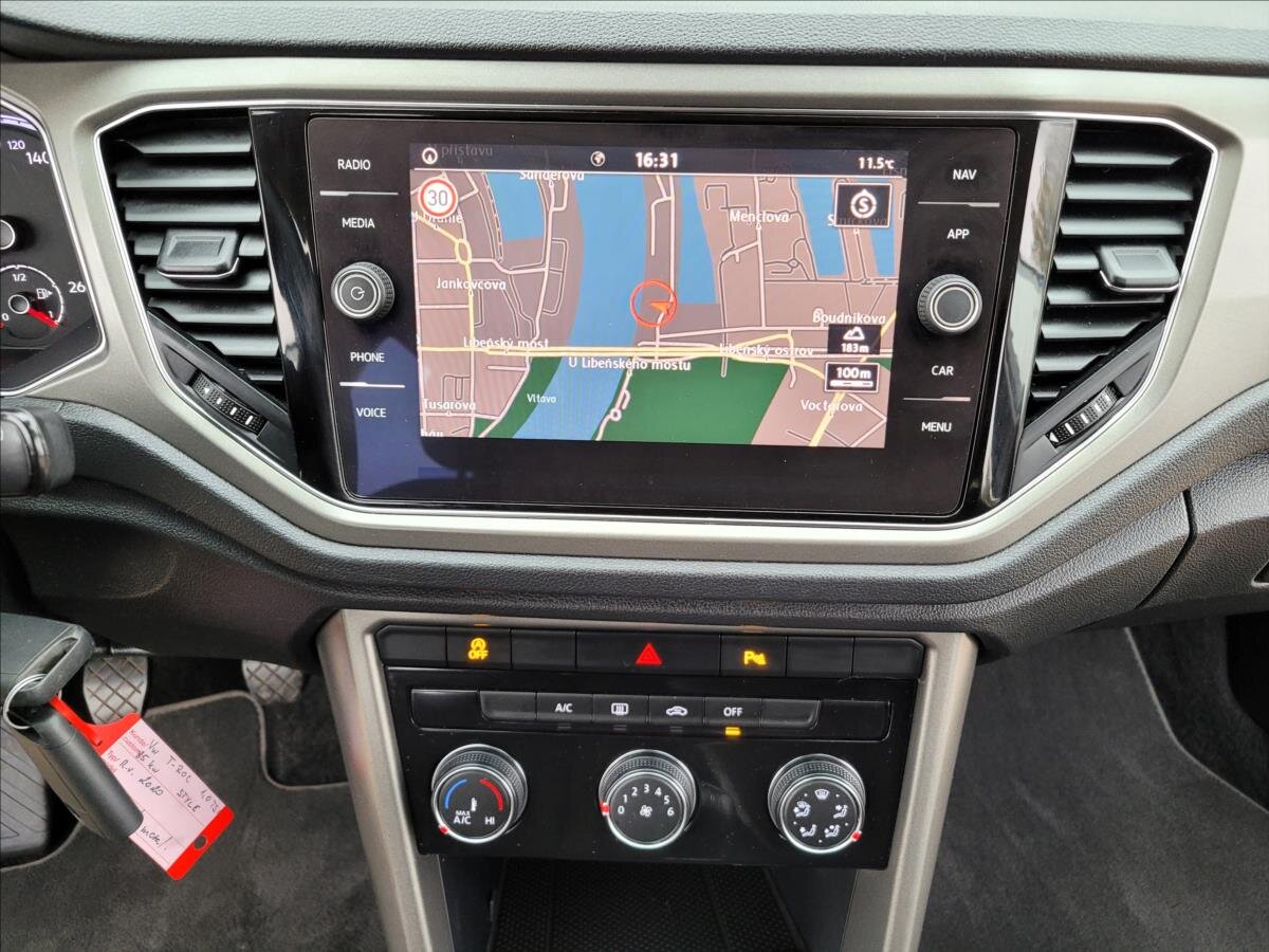 Volkswagen T-Roc SUV 999,0 85 kw