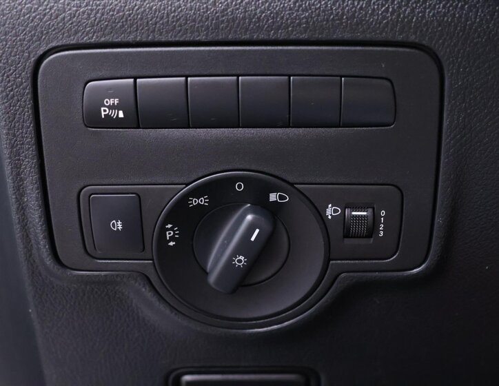 Mercedes-Benz Vito 18