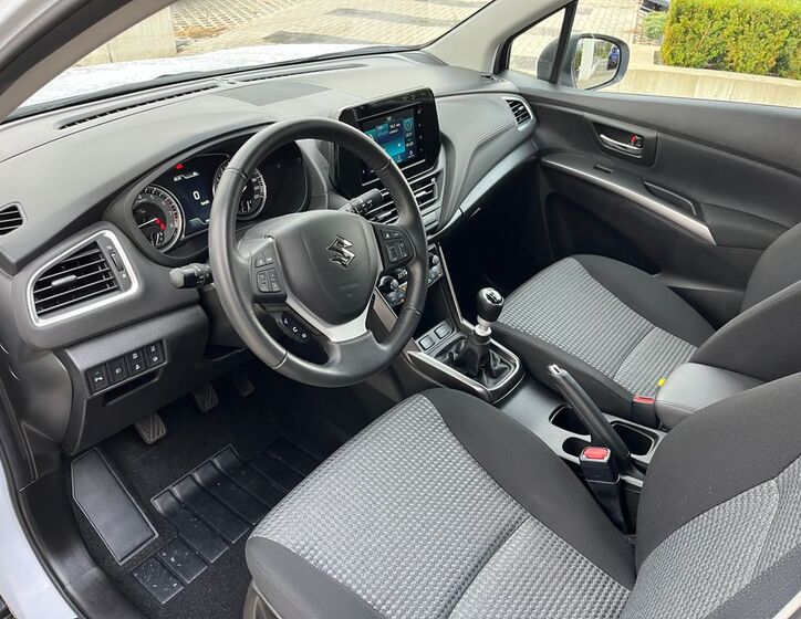 Suzuki S-Cross 14