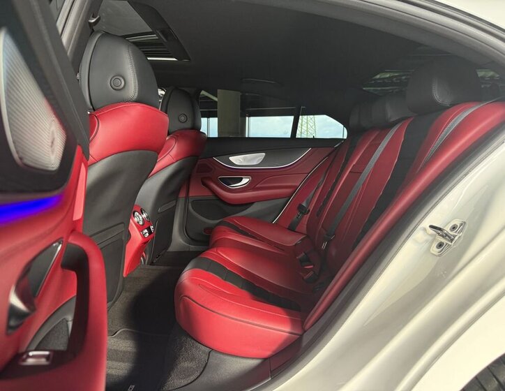 Mercedes-Benz CLS Sedan / Limuzína 2,0 l 195 kw