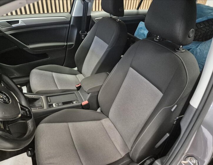 Volkswagen Golf Hatchback 1,2 l 81 kw