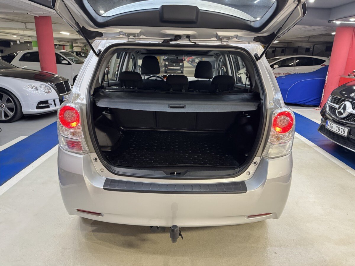 Toyota Verso Kombi 2,0 l 93 kw