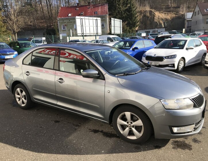 Škoda Rapid Sedan / Limuzína 1,6 l 77 kw