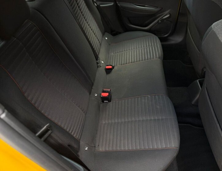 Peugeot 208 Hatchback 1,2 l 74 kw