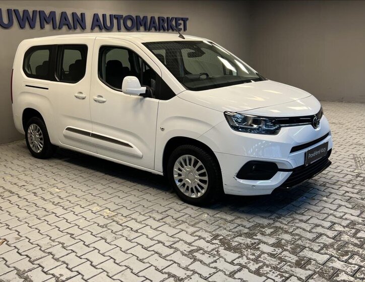 Toyota ProAce City Verso MPV 1,2 l 96 kw