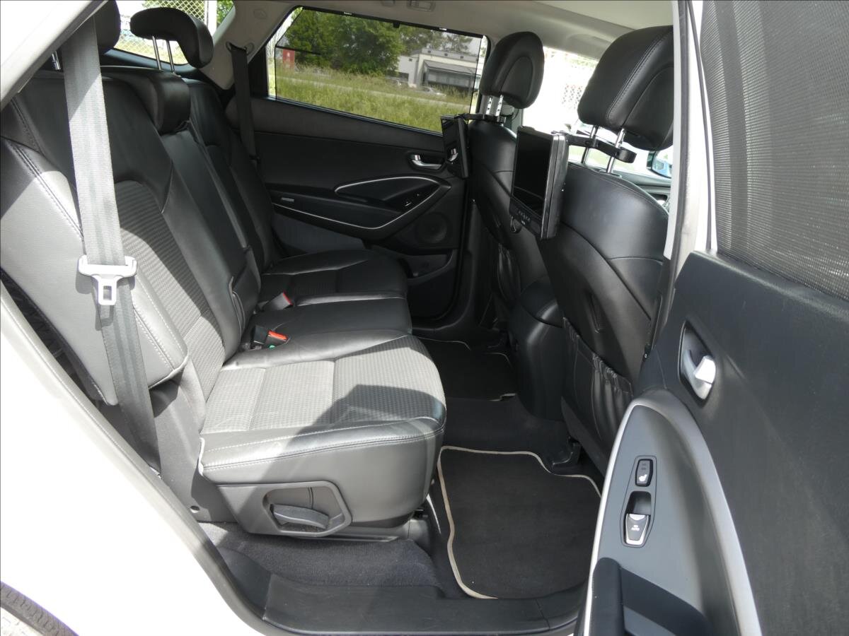 Hyundai Grand Santa Fe