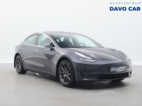 Tesla Model 3 Sedan / Limuzína 0,0 239 kw